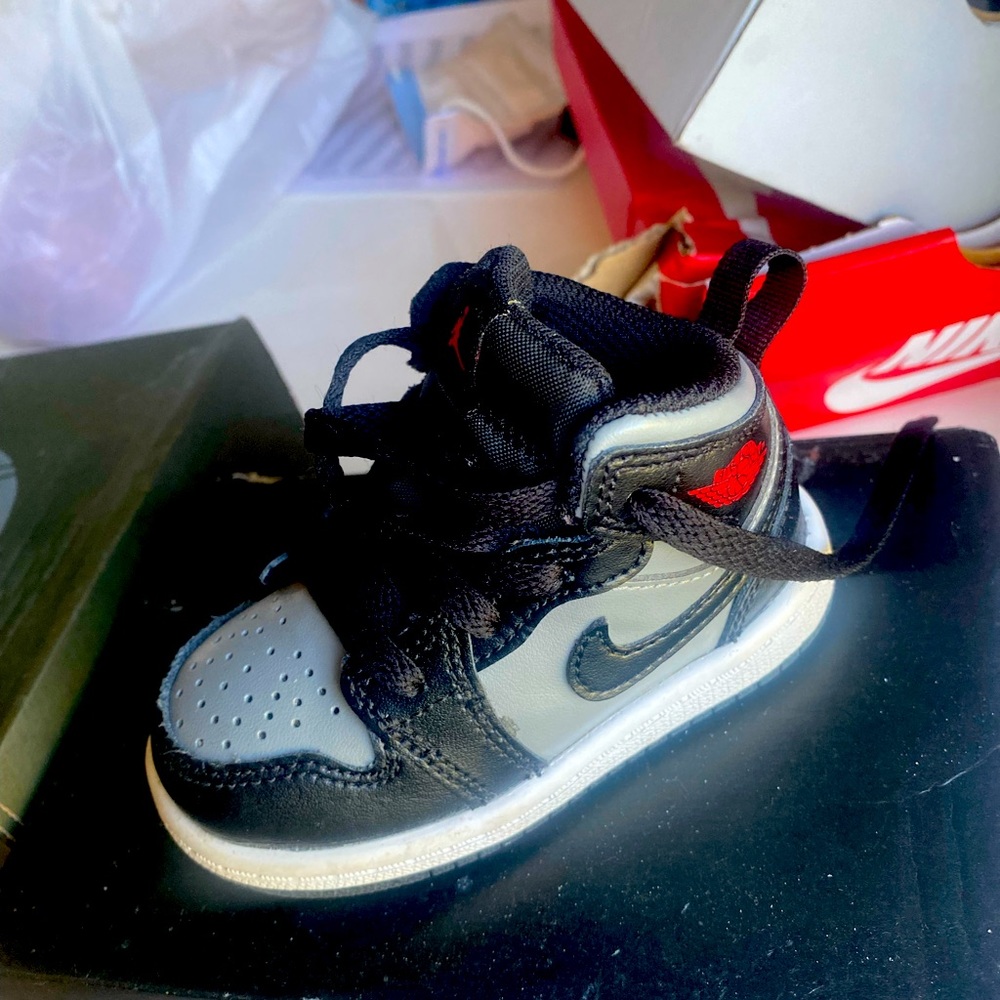 Worn a few times. Still in very good condition. Son grew out of them quickly.